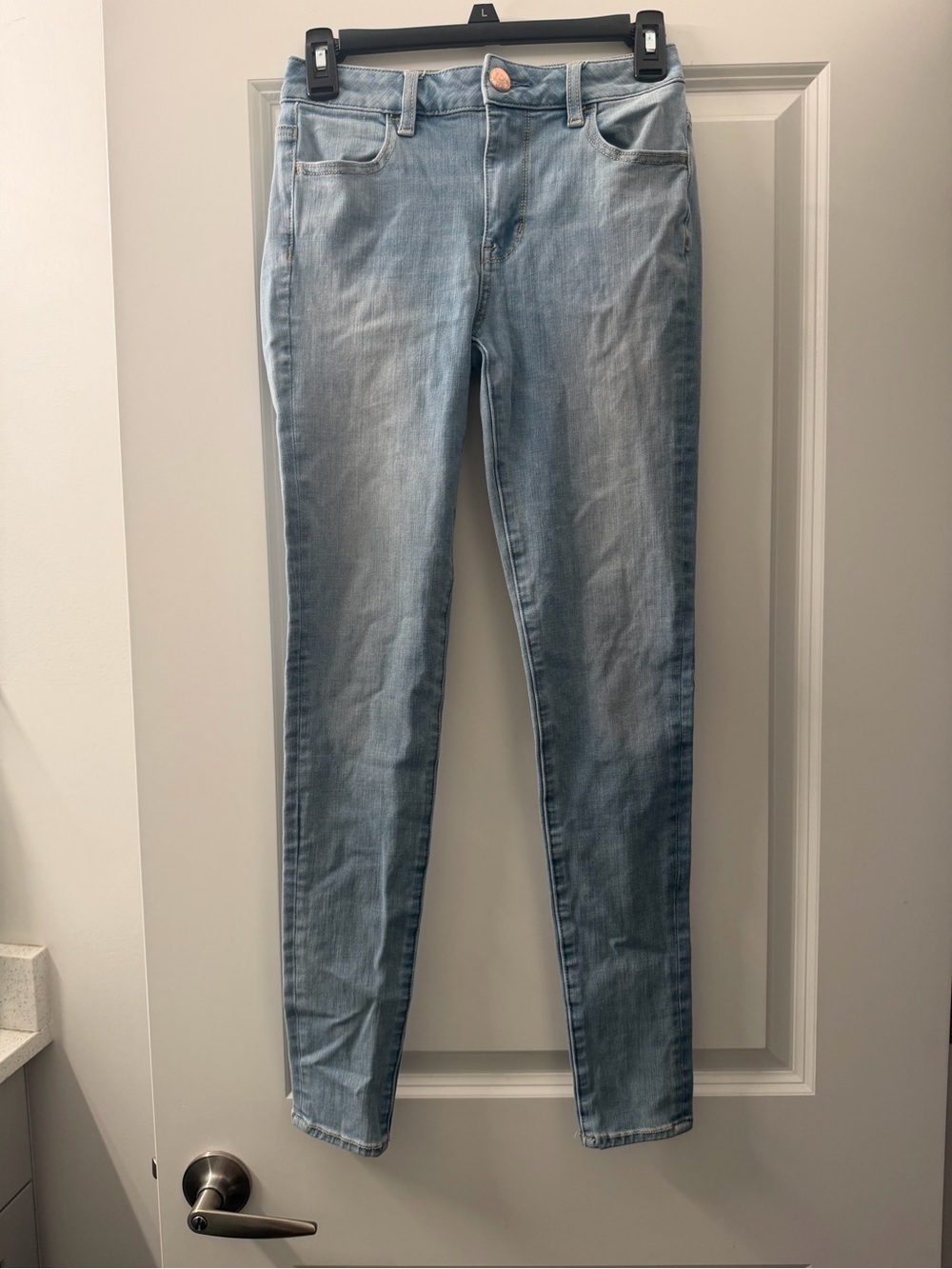 American Eagle Outfitters Light Blue Skinny Jeans